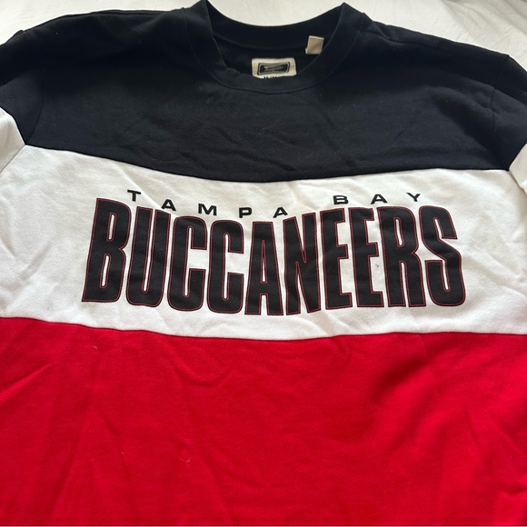 Tailgate Tops - Tampa Bay Buccaneers Colorblock Sweatshirt